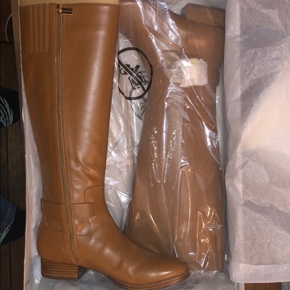 Michael Kors Ryan Leather Boot - Picture 3 of 3